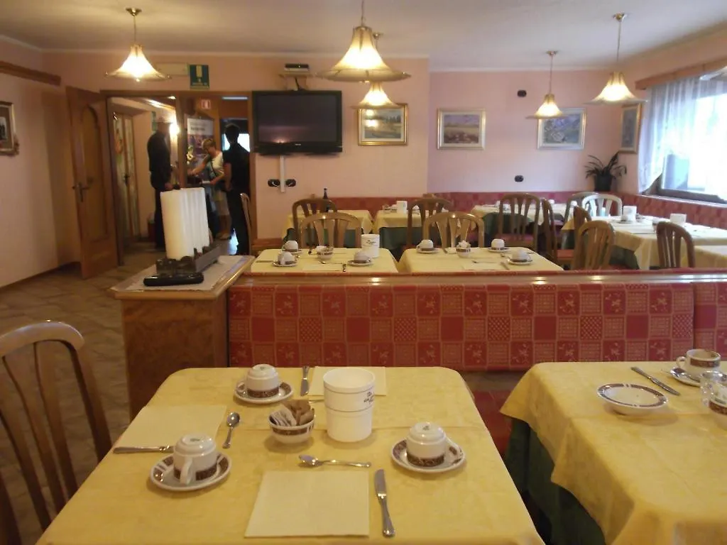 Hotel Adele Livigno 3*,  Italia
